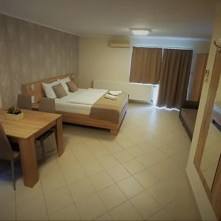 Kek Mediterran Haz * Балатонфюред