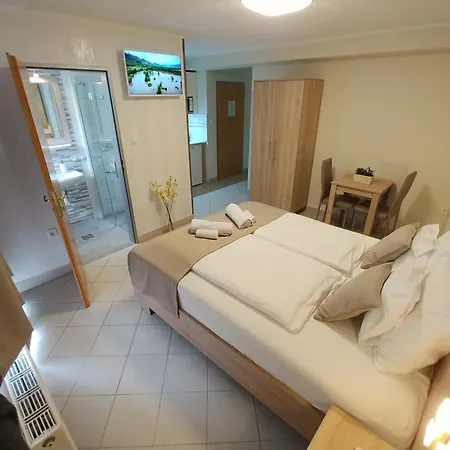 Kek Mediterran Haz Проживание в семье Балатонфюред