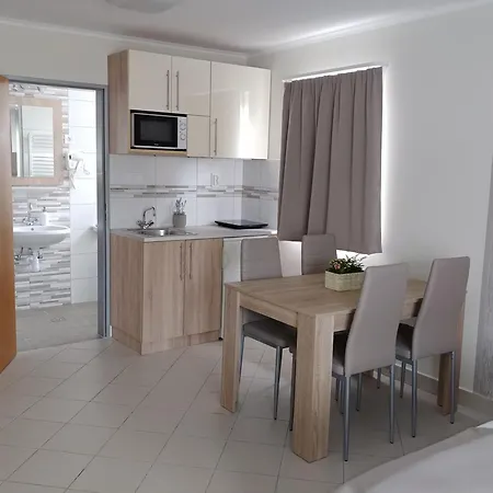 Проживание в семье Kek Mediterran Haz