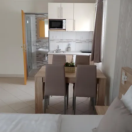 Kek Mediterran Haz Балатонфюред